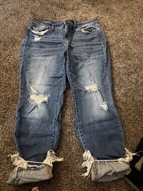 Judy Blue Distressed Straight Leg Jeans in Medium Blue